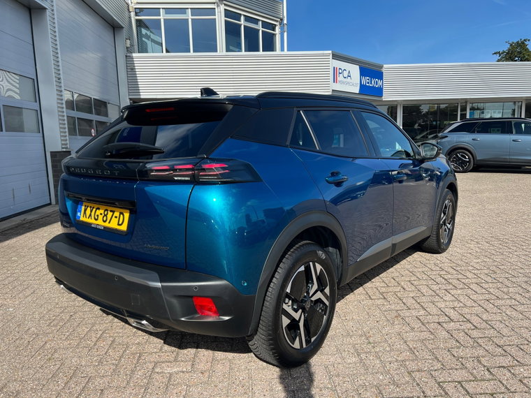 Vehicle Image 10