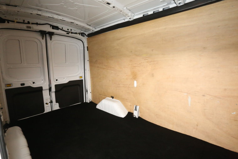 Vehicle Image 25