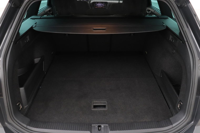 Vehicle Image 52