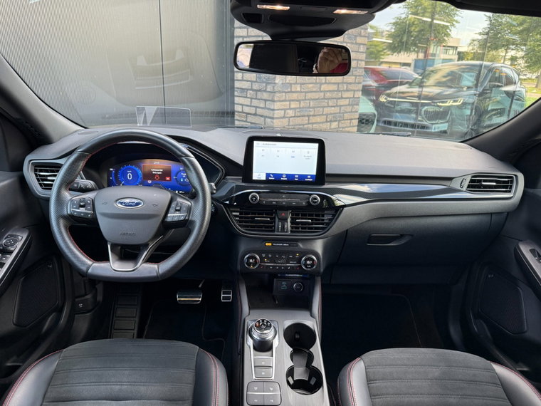 Vehicle Image 25