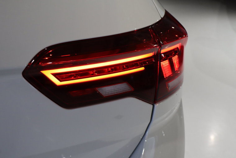 Vehicle Image 30