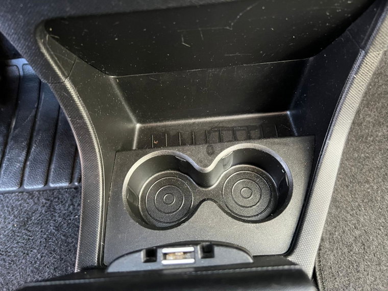 Vehicle Image 25