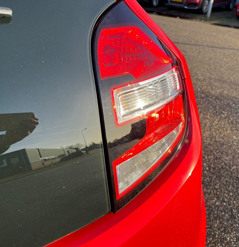 Vehicle Image 35