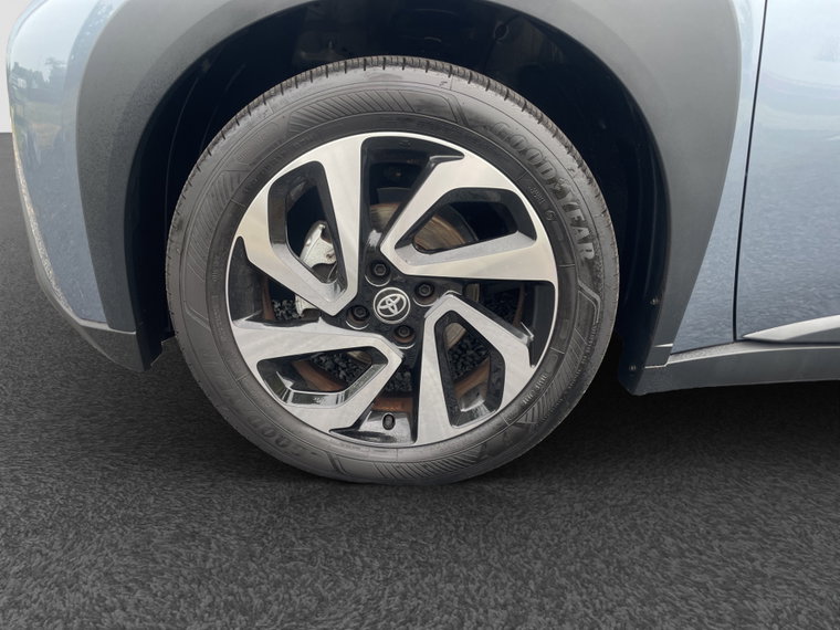Vehicle Image 17