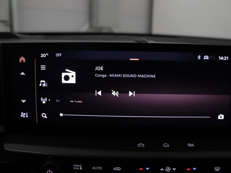 Vehicle Image 21
