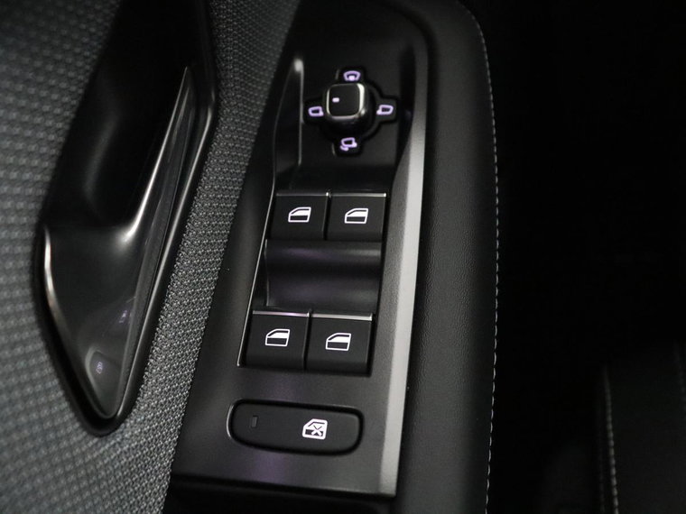 Vehicle Image 34