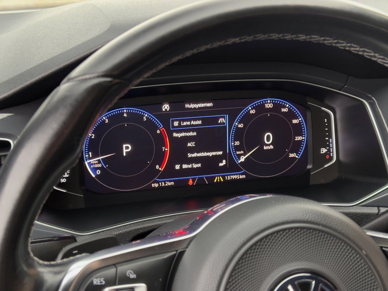 Vehicle Image 38