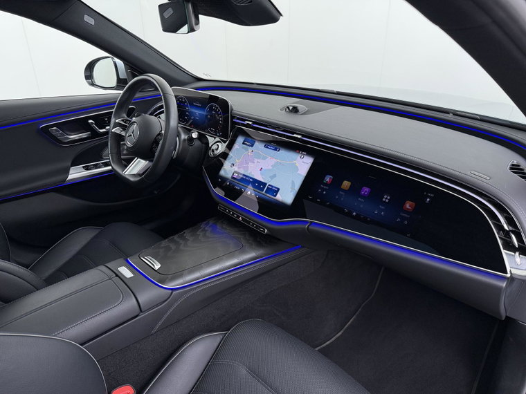 Vehicle Image 52