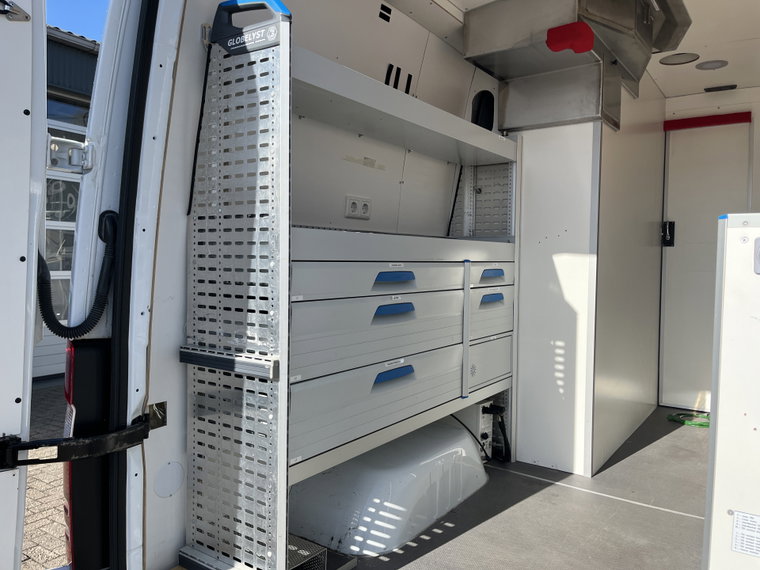Vehicle Image 35
