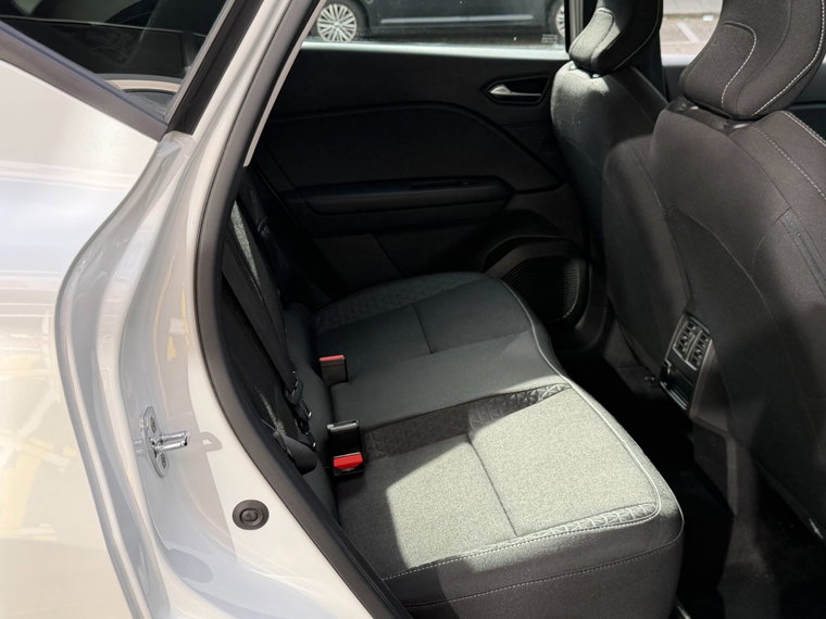 Vehicle Image 28