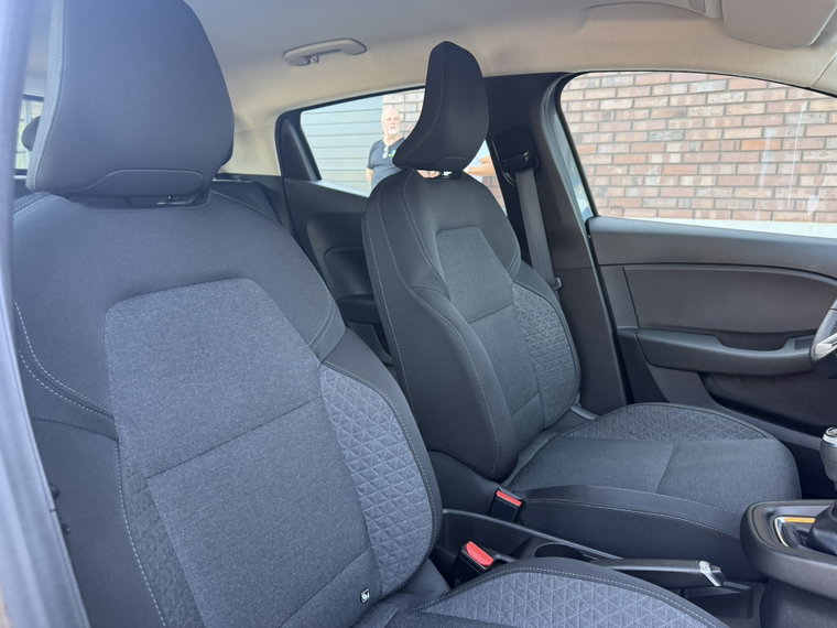 Vehicle Image 19