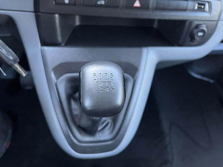 Vehicle Image 28