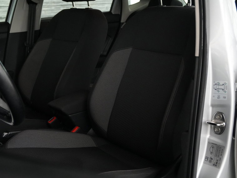 Vehicle Image 38