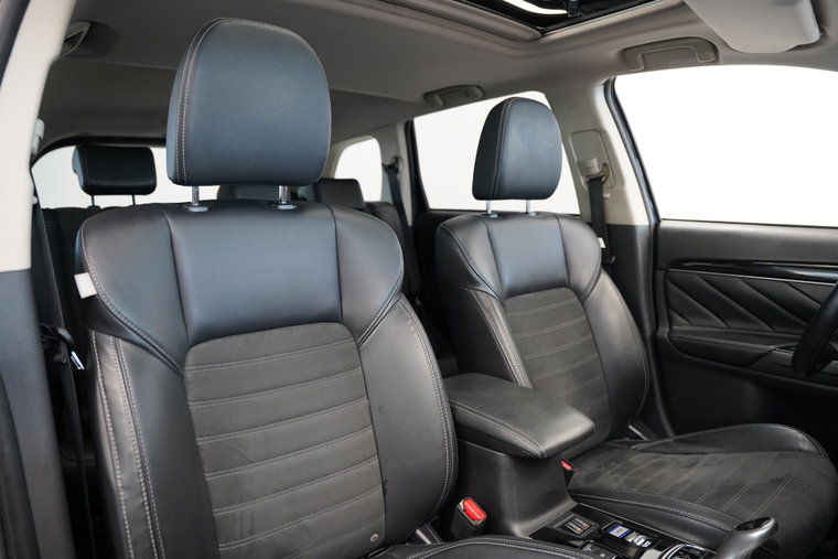 Vehicle Image 21