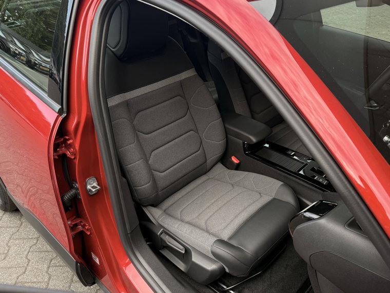 Vehicle Image 38