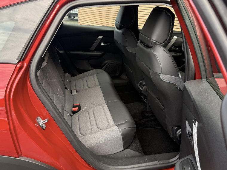 Vehicle Image 40