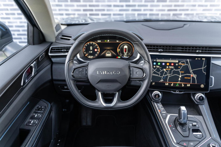 Vehicle Image 32