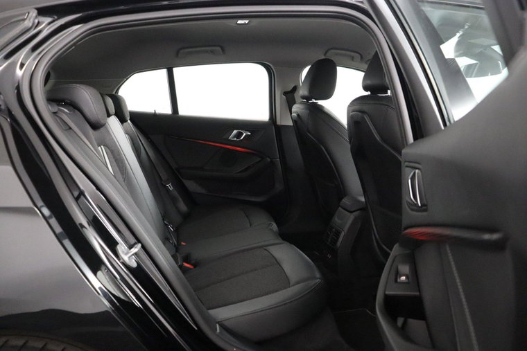 Vehicle Image 38