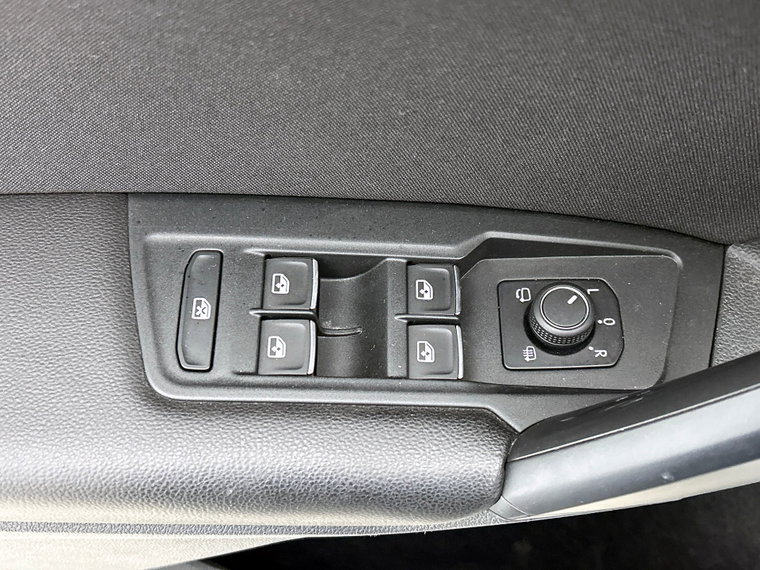 Vehicle Image 36
