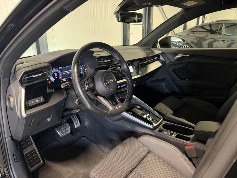 Vehicle Image 22