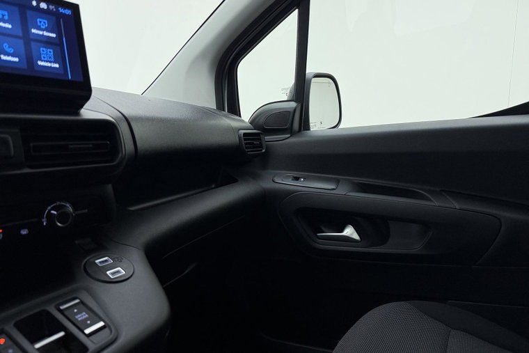 Vehicle Image 33