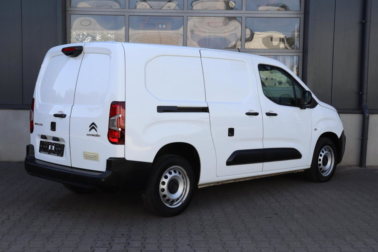 Vehicle Image 37