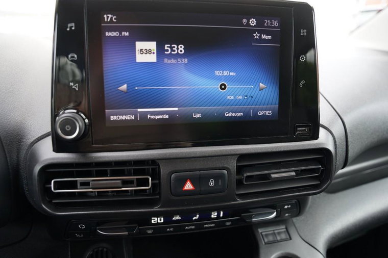 Vehicle Image 21
