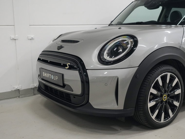 Vehicle Image 35