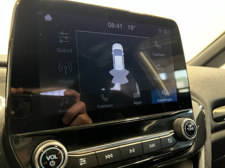 Vehicle Image 13