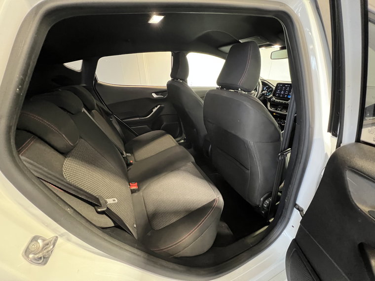 Vehicle Image 25