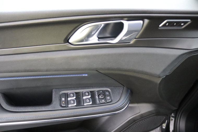 Vehicle Image 36
