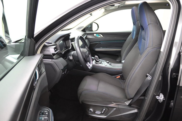 Vehicle Image 9