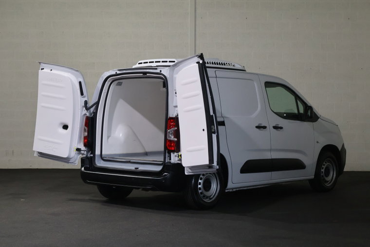 Vehicle Image 12