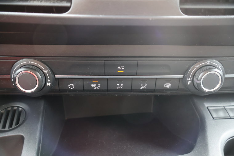 Vehicle Image 29