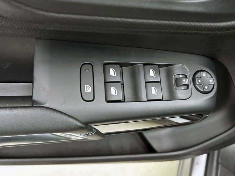 Vehicle Image 33