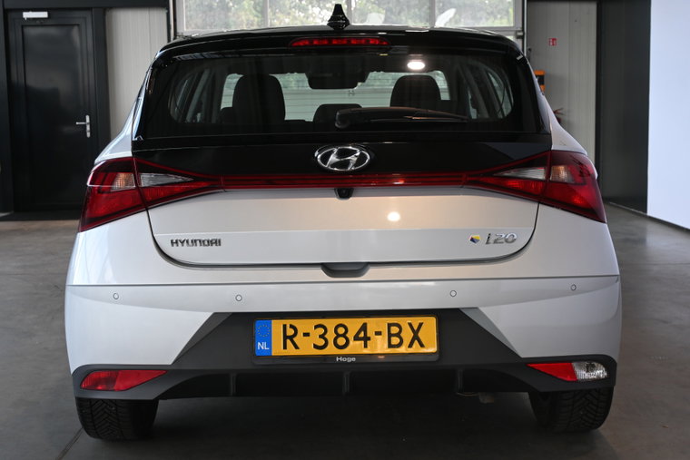 Vehicle Image 18