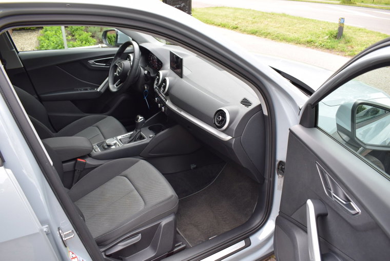 Vehicle Image 8