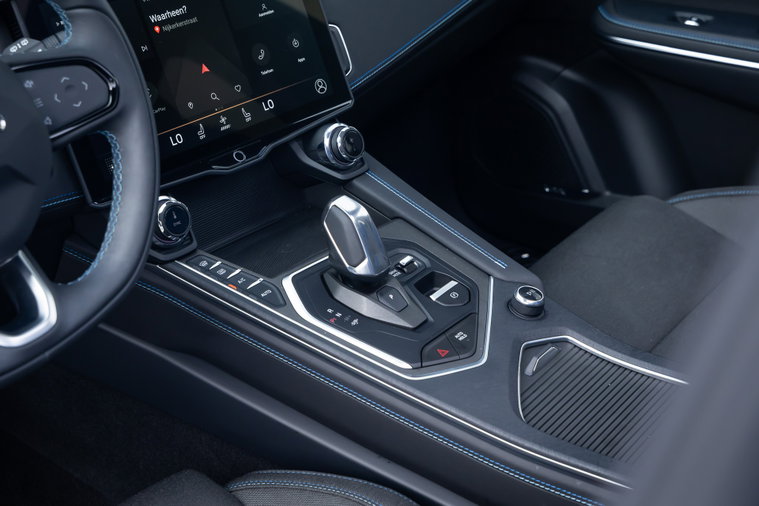 Vehicle Image 25