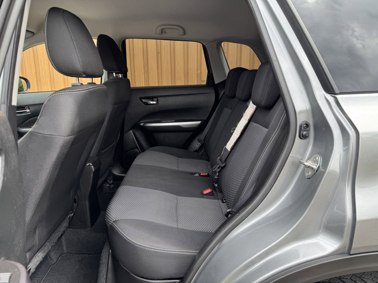 Vehicle Image 32