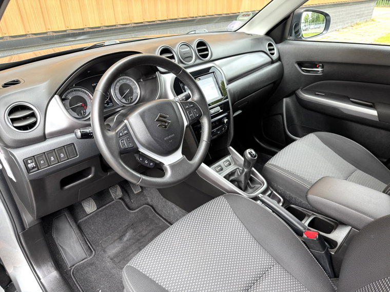 Vehicle Image 8