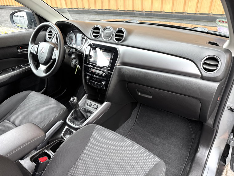 Vehicle Image 9