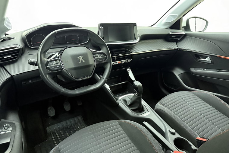 Vehicle Image 16