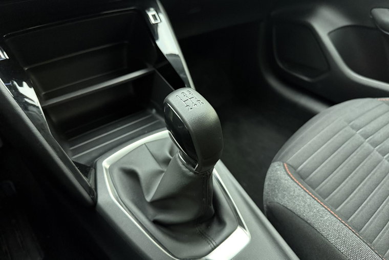 Vehicle Image 23