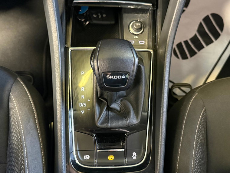 Vehicle Image 24
