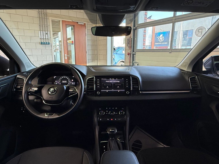 Vehicle Image 25