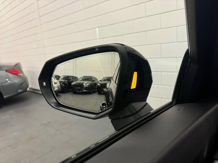Vehicle Image 33