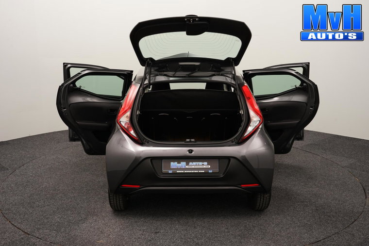 Vehicle Image 36