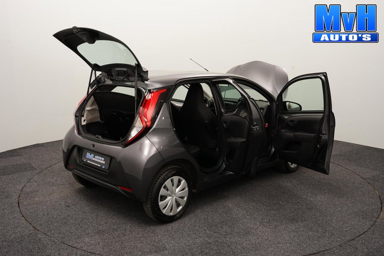 Vehicle Image 37