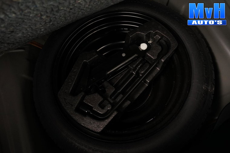 Vehicle Image 42