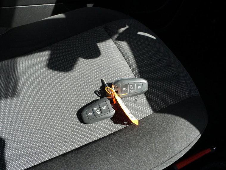 Vehicle Image 16